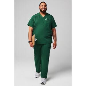 NWT Fabletics Scrub Set Vital Scrub Top/Equip Cargo Pants Mens 2X/Short Green